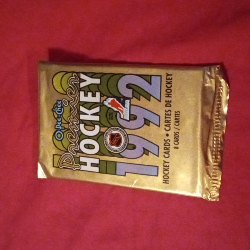 NHL sealed pack 1992 8 cards